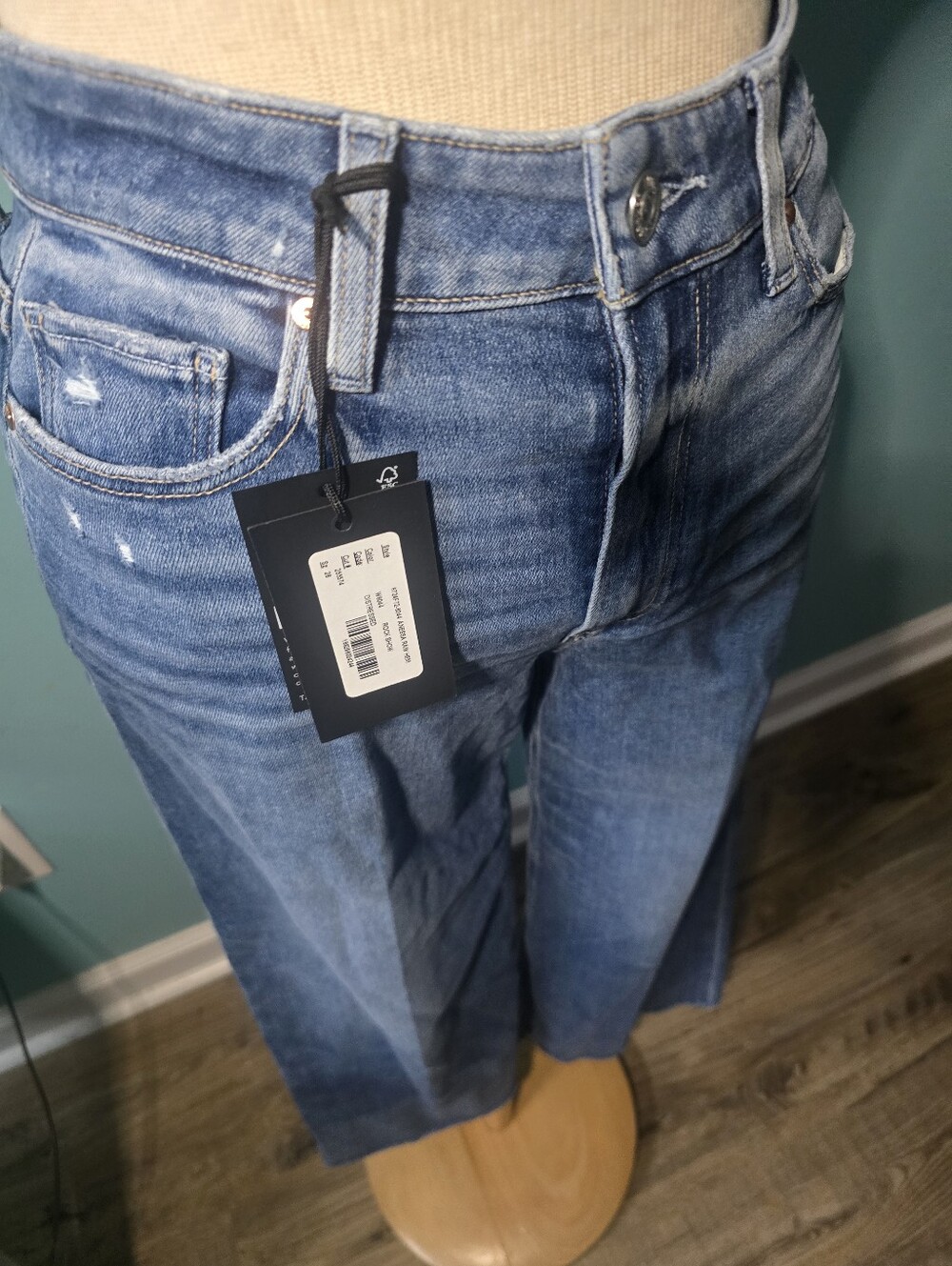 PAIGE Two-Tone Wide-Leg Blue Denim Jeans - Picture 4 of 9